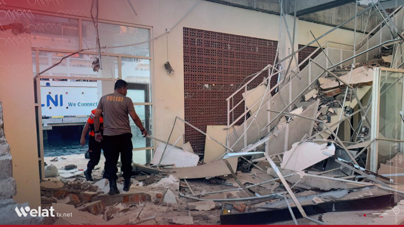 At Least 20 Killed After 7.7-Magnitude Earthquake Strikes Indonesia