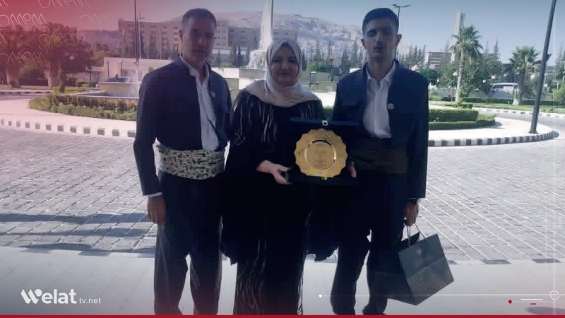 Ehmed Şeri’ xwedevanekî yekem ê Kurd xelat kir